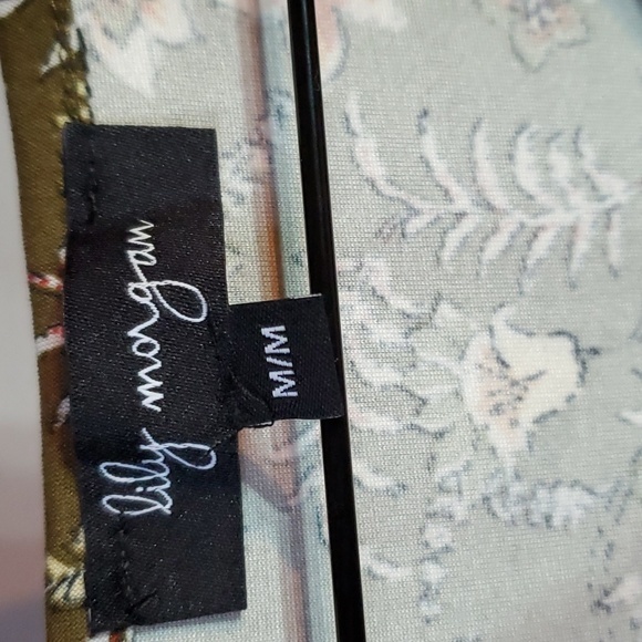 3 for $30 Lily Morgan tank topsize medium. - Picture 4 of 4